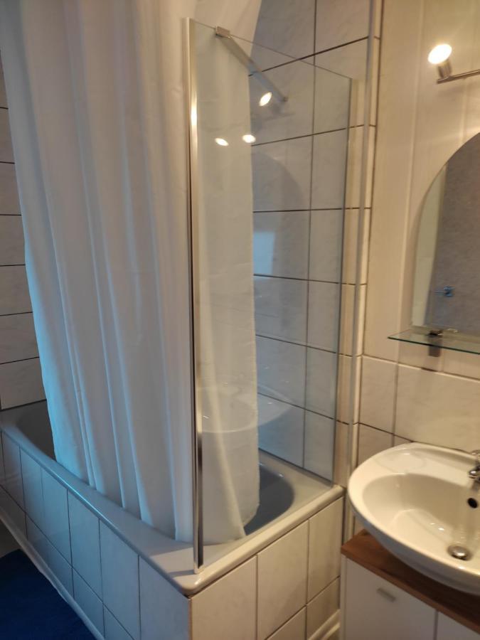 Gaestezimmer Boxenstopp Veitsbronn エクステリア 写真