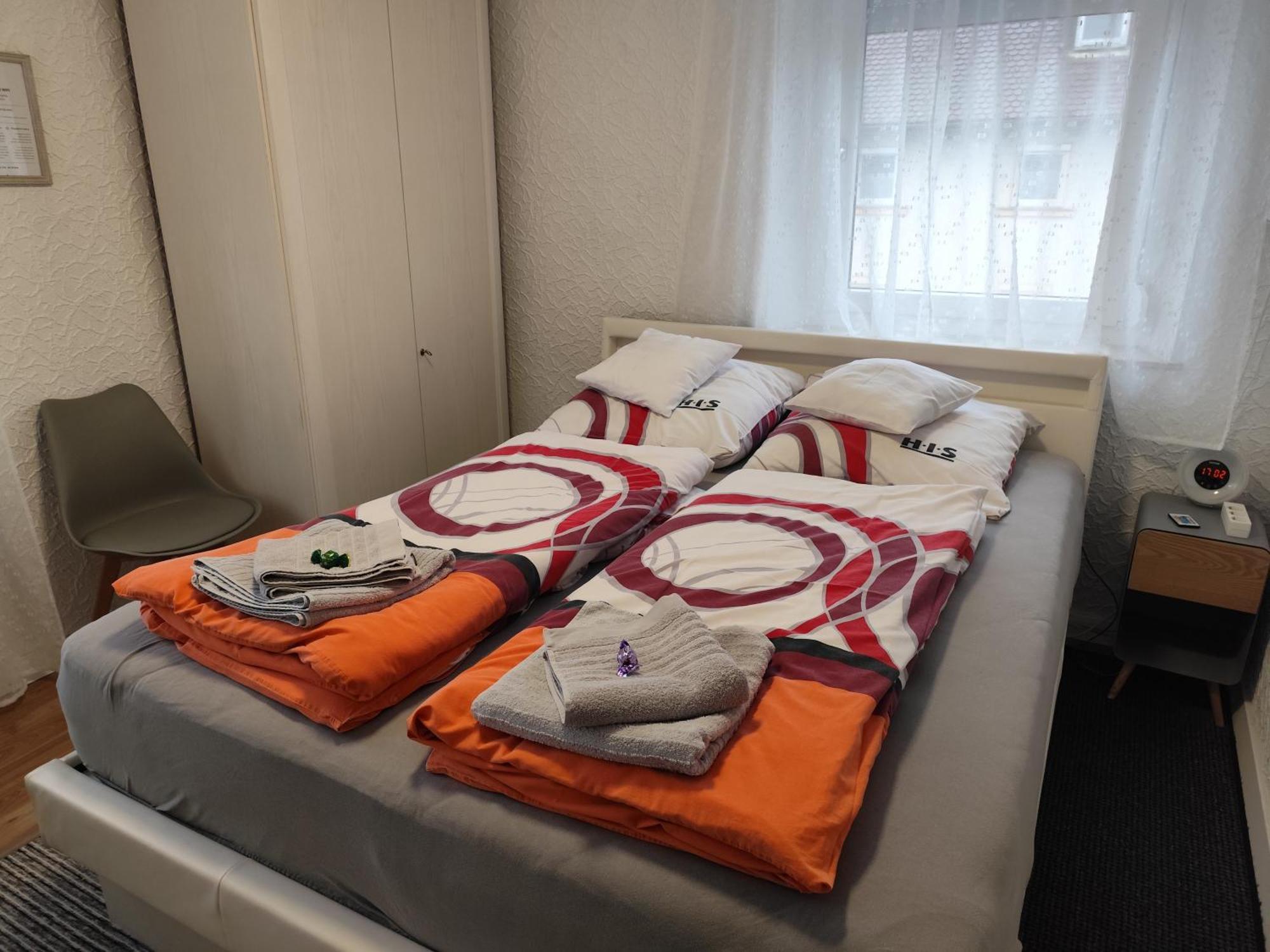 Gaestezimmer Boxenstopp Veitsbronn エクステリア 写真
